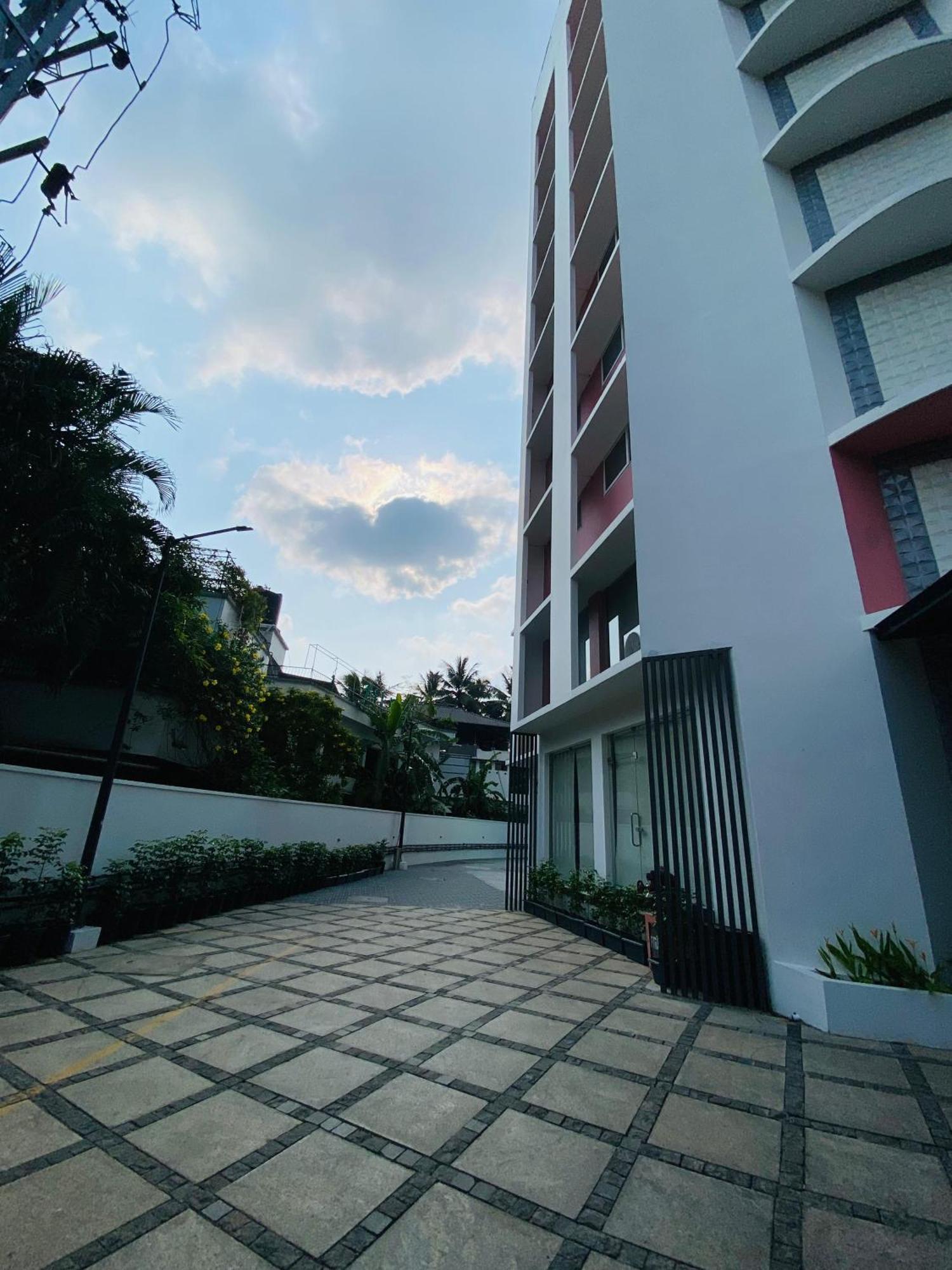 The Habitat Suites Guruvāyūr Εξωτερικό φωτογραφία