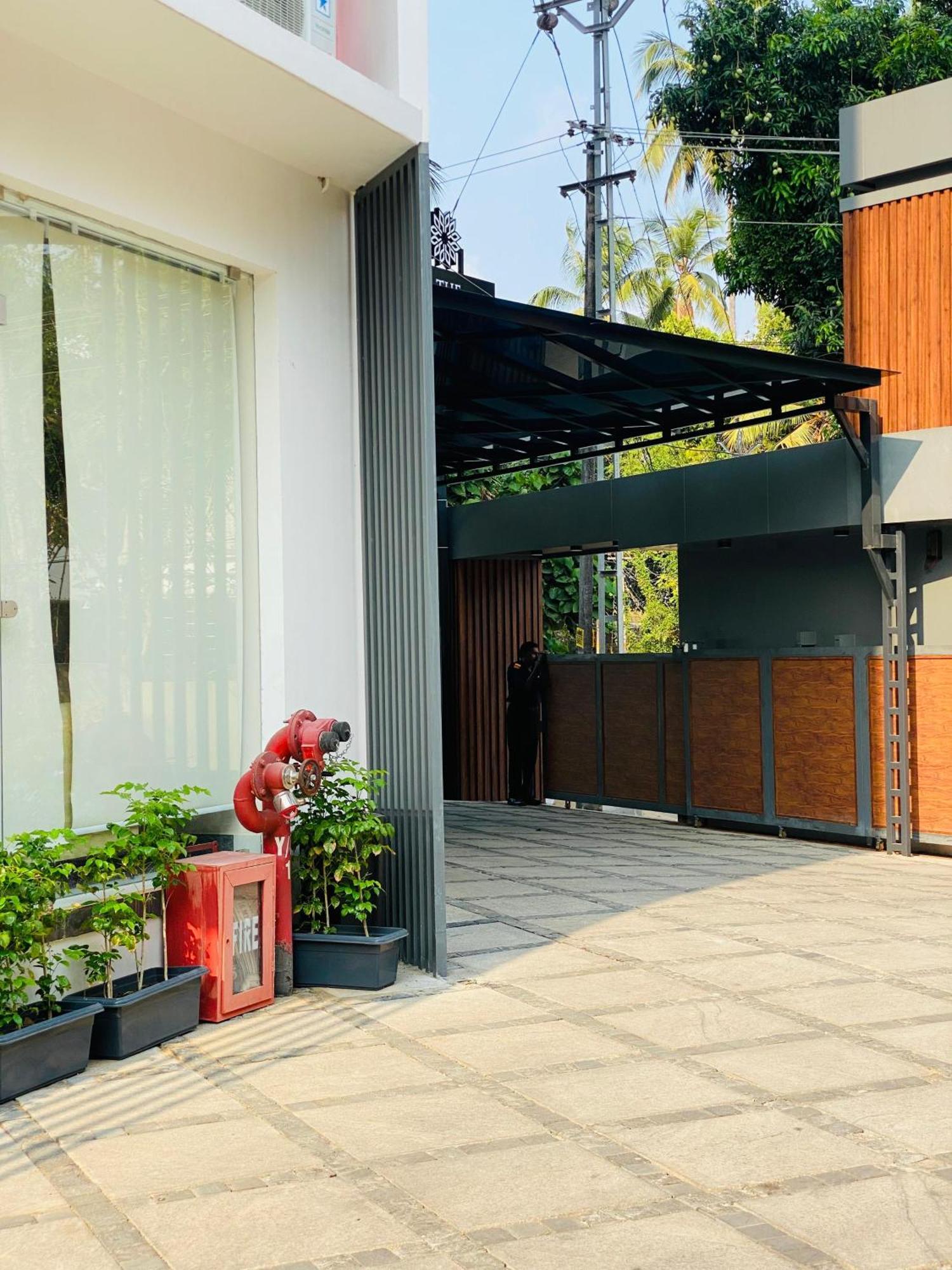 The Habitat Suites Guruvāyūr Εξωτερικό φωτογραφία