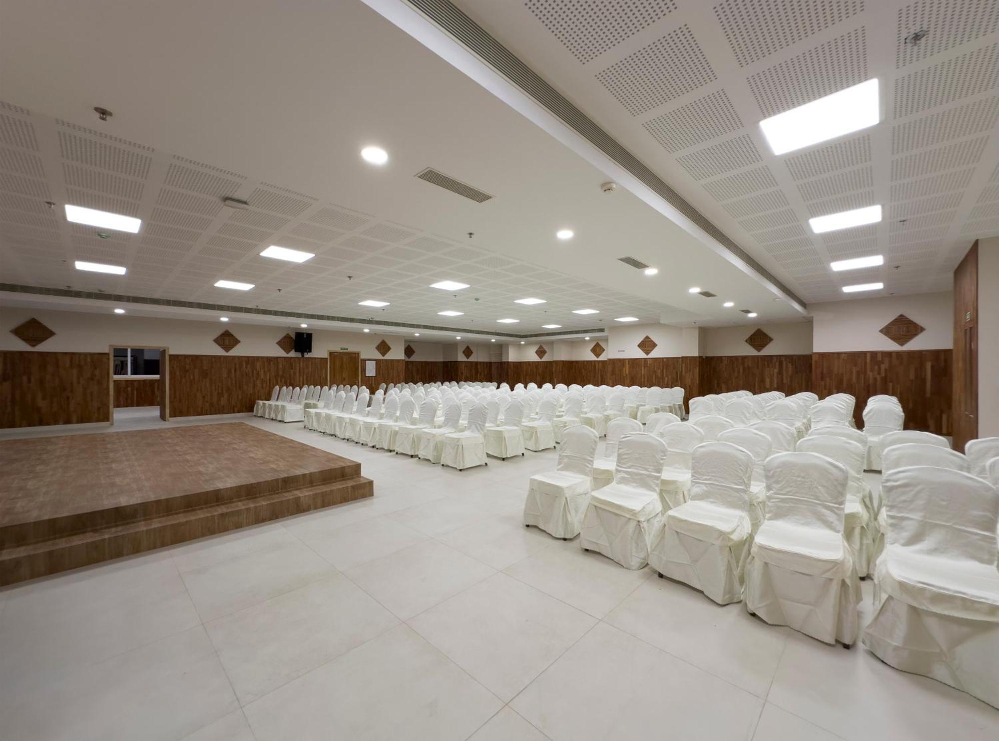 The Habitat Suites Guruvāyūr Εξωτερικό φωτογραφία