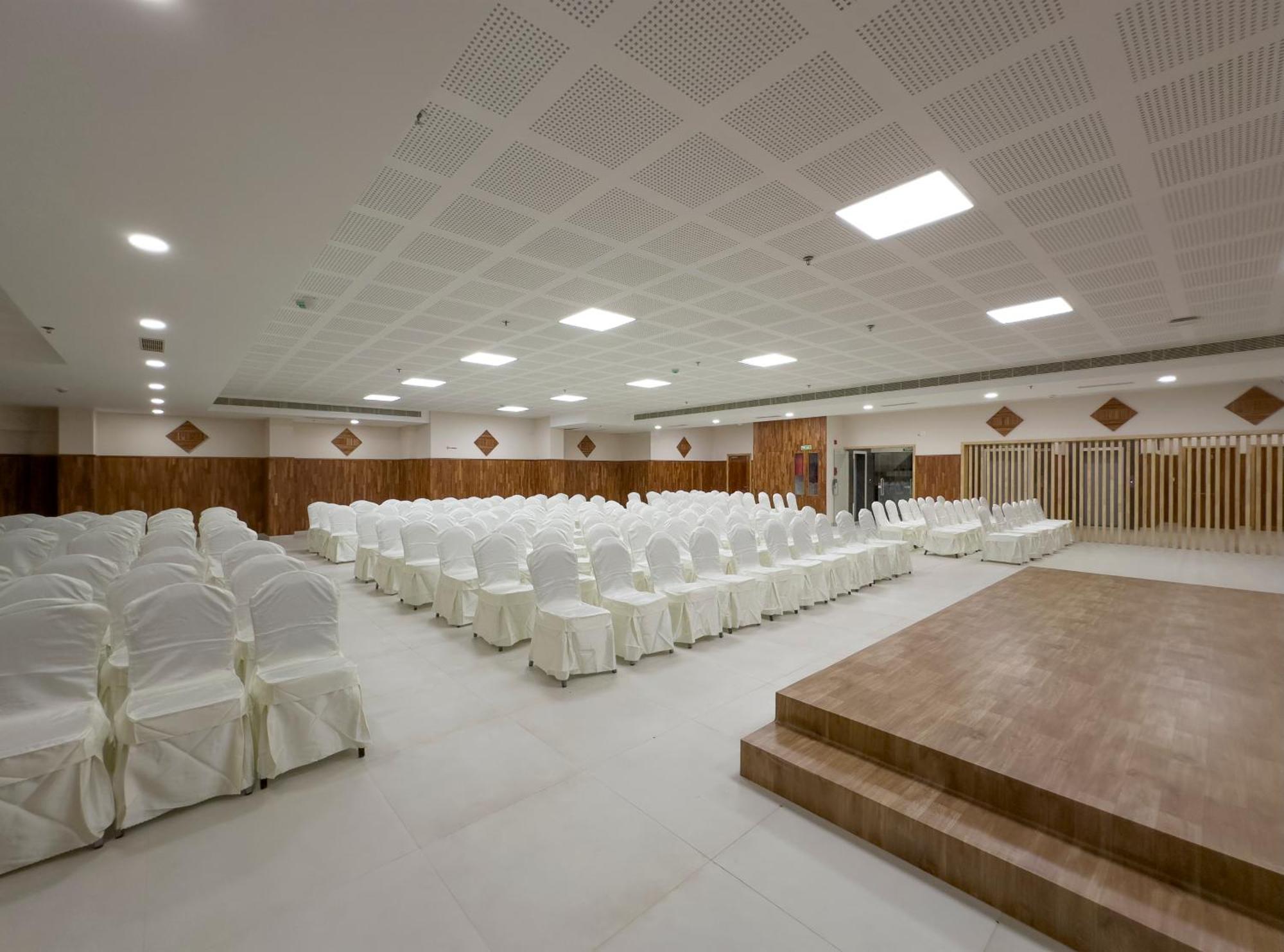The Habitat Suites Guruvāyūr Εξωτερικό φωτογραφία