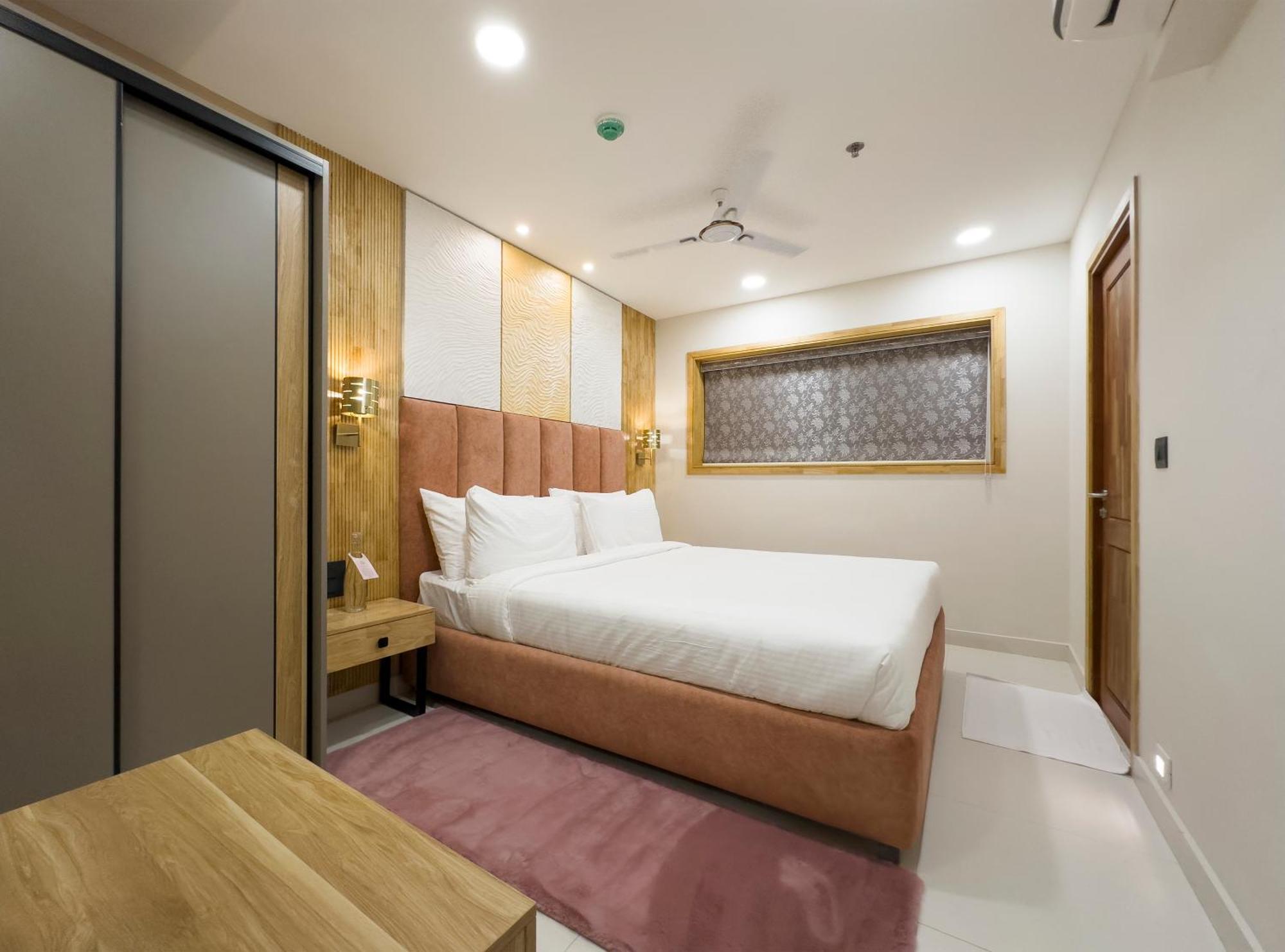 The Habitat Suites Guruvāyūr Εξωτερικό φωτογραφία