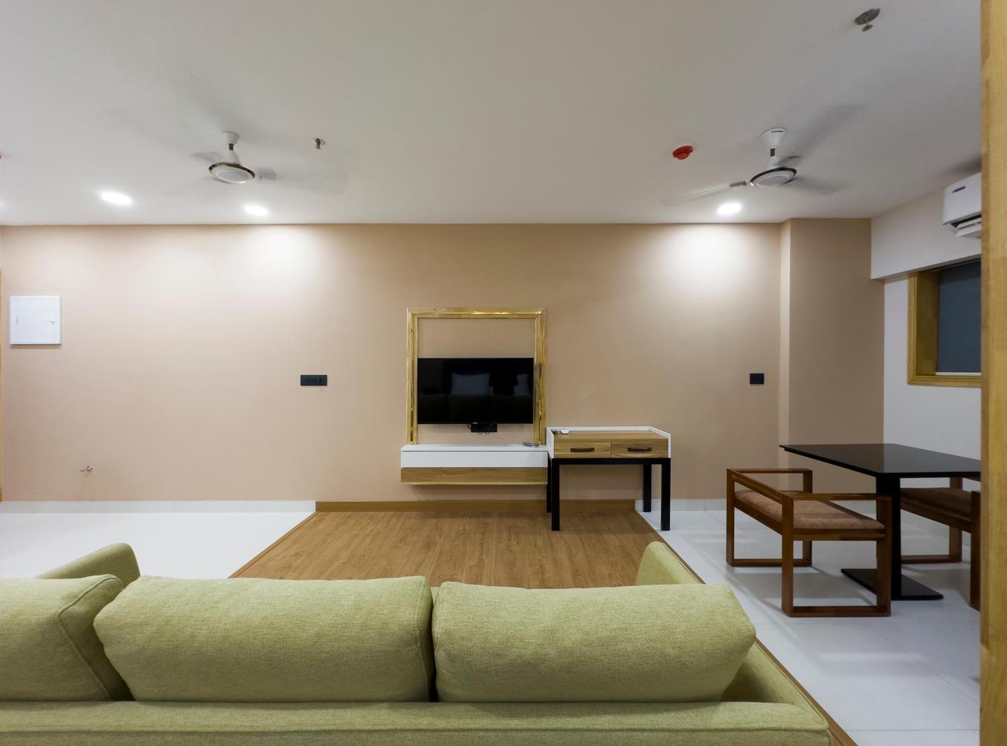 The Habitat Suites Guruvāyūr Εξωτερικό φωτογραφία
