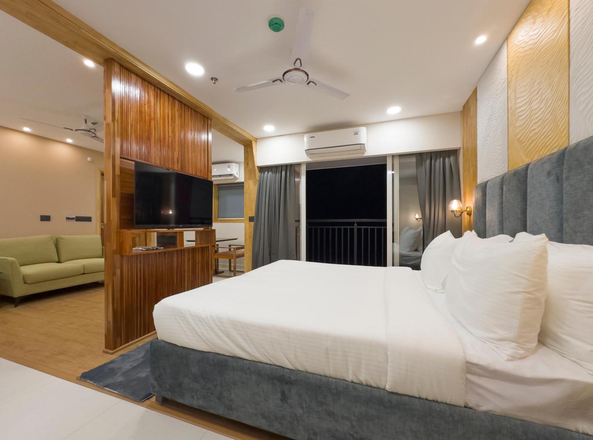 The Habitat Suites Guruvāyūr Εξωτερικό φωτογραφία