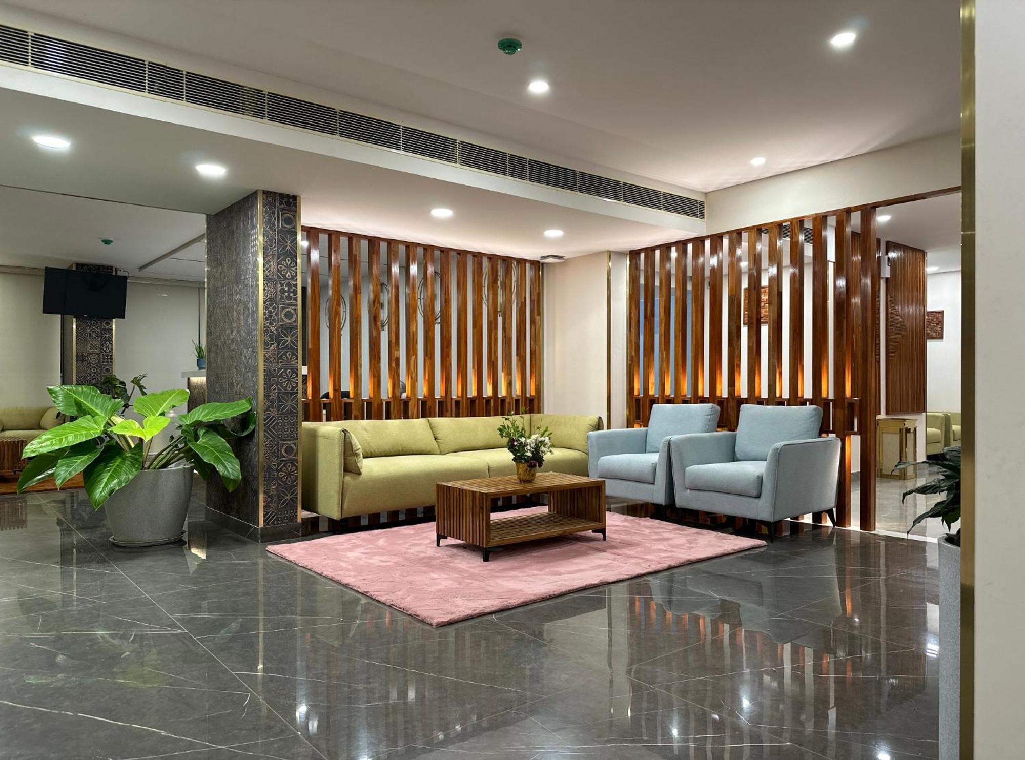 The Habitat Suites Guruvāyūr Εξωτερικό φωτογραφία