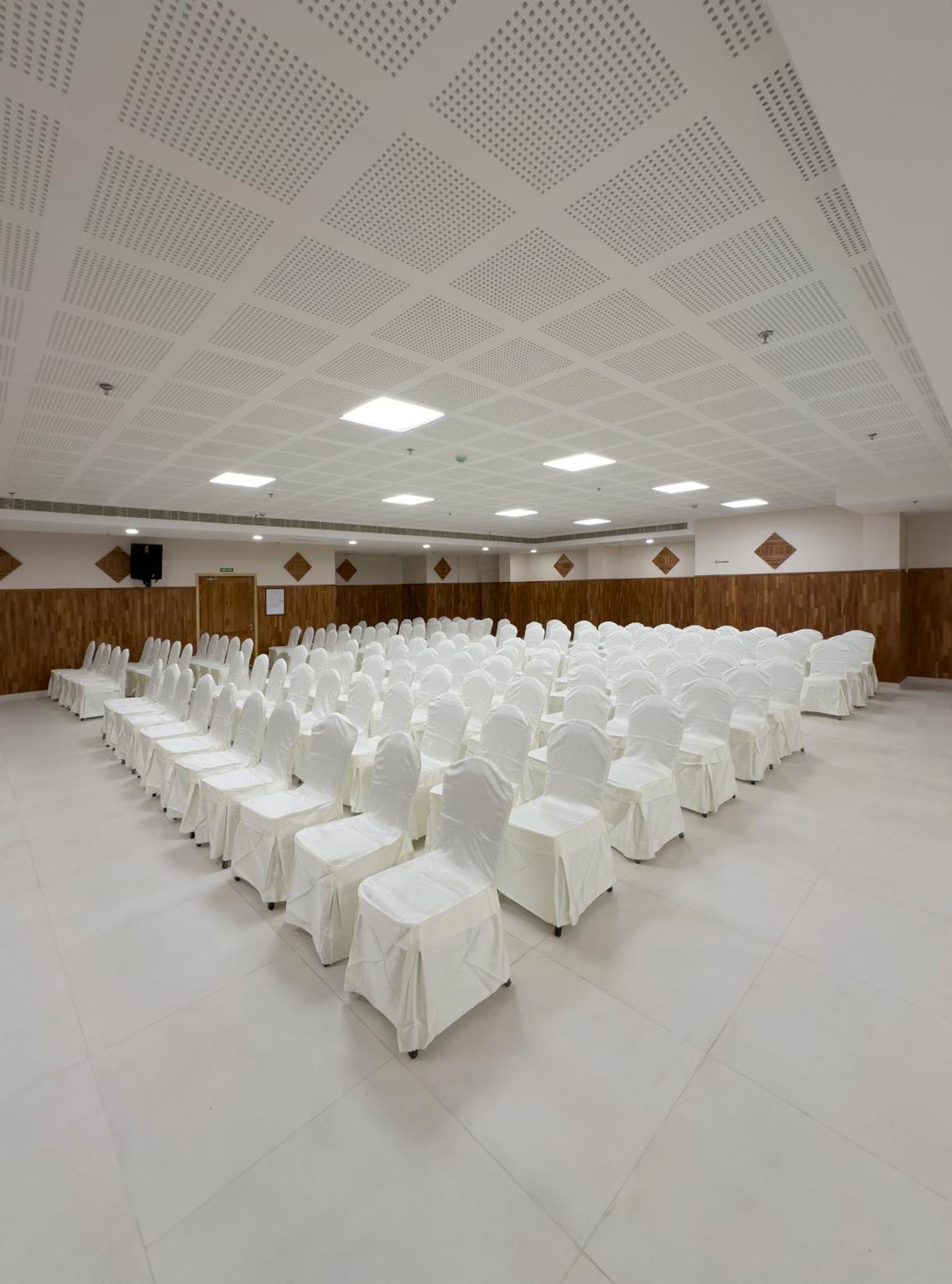 The Habitat Suites Guruvāyūr Εξωτερικό φωτογραφία