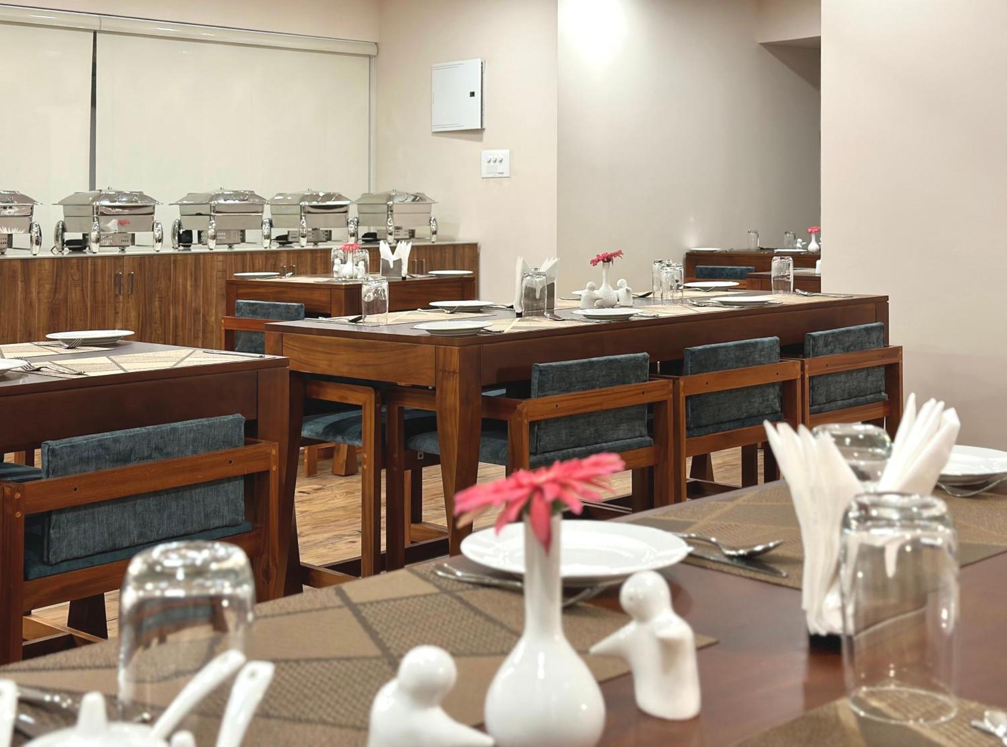 The Habitat Suites Guruvāyūr Εξωτερικό φωτογραφία