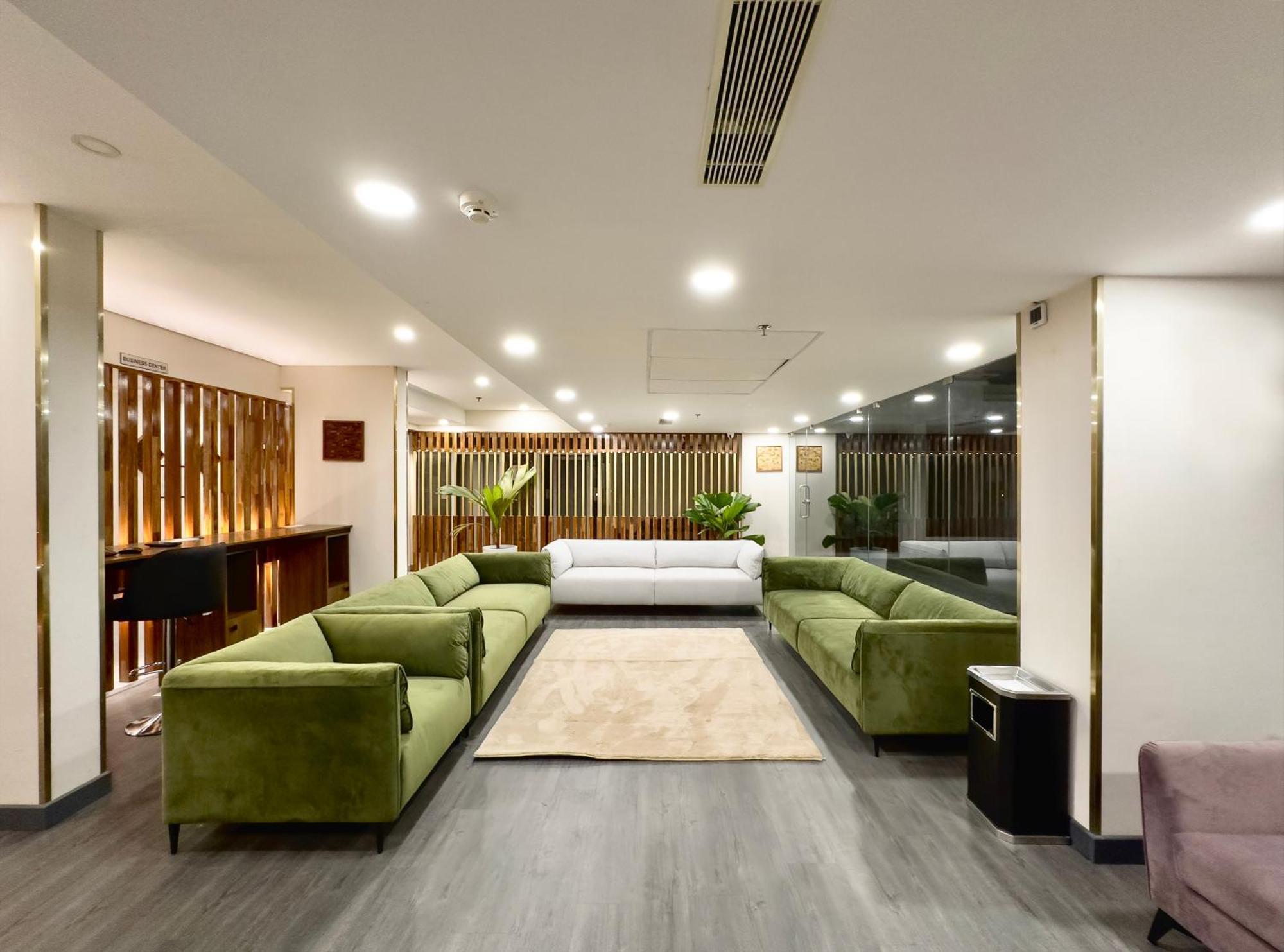 The Habitat Suites Guruvāyūr Εξωτερικό φωτογραφία